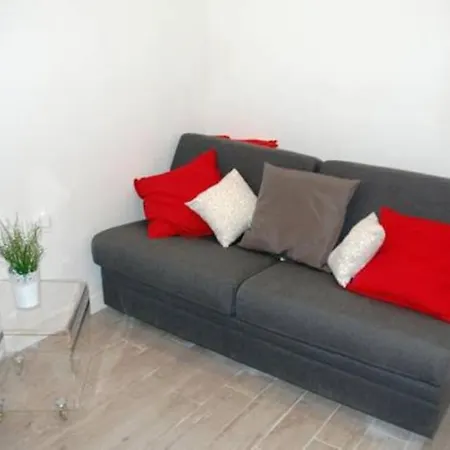 Lovely In Apartment Paris